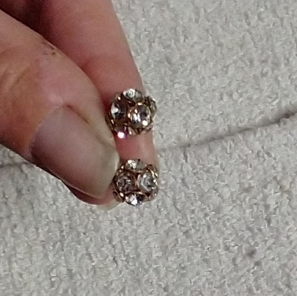 Goldtone crystal 🔮 ball disco post earrings - Picture 3 of 4